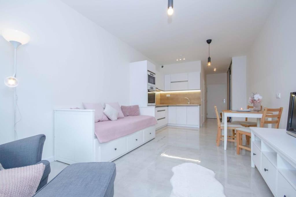 Apartment In Bratislava With Free Parking エクステリア 写真